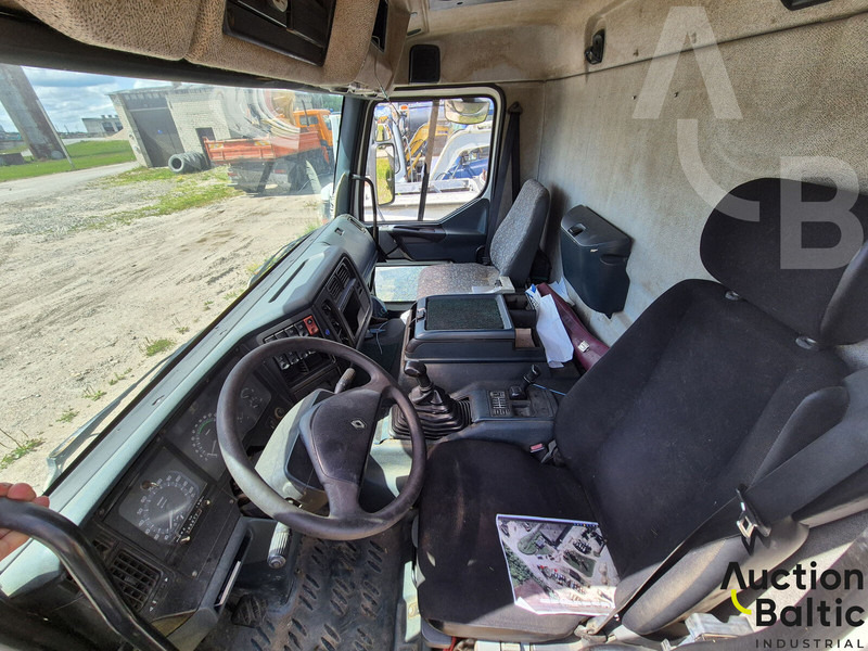Renault Premium 250.18 - شاحنة صهريج: صور 5 Renault Premium 250.18 - شاحنة صهريج: صور 5