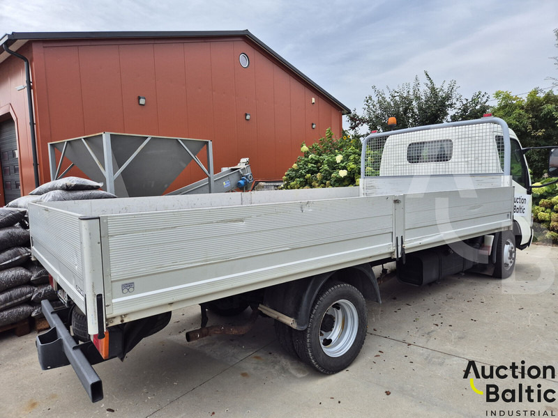 Toyota Dyna 150 - الشاحنات الصغيرة المسطحة: صور 3 Toyota Dyna 150 - الشاحنات الصغيرة المسطحة: صور 3