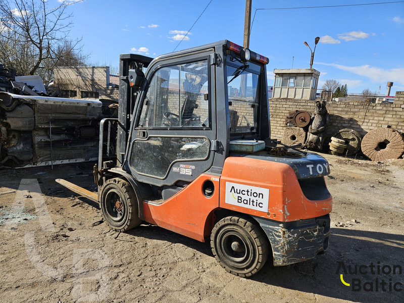 Toyota E 811 - رافعة شوكية ديزل: صور 4 Toyota E 811 - رافعة شوكية ديزل: صور 4