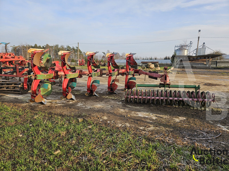 UNIA - محراث: صور 3 UNIA - محراث: صور 3