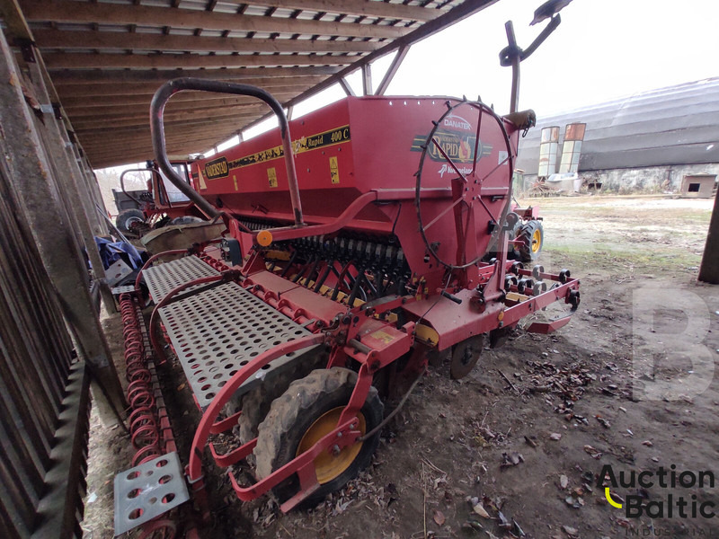 Vaderstad Rapid400C - آلات البذر والغرس والشتل: صور 4 Vaderstad Rapid400C - آلات البذر والغرس والشتل: صور 4