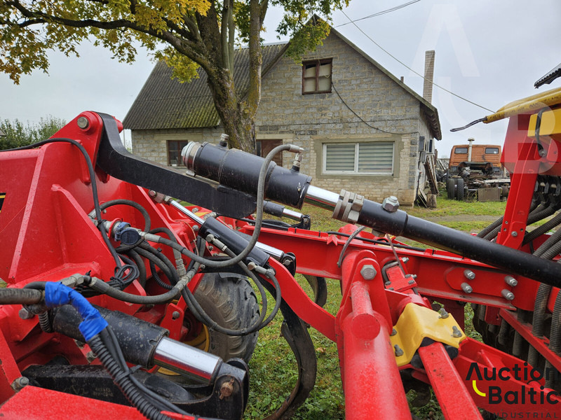 Vaderstad TD300 - الة بذر: صور 5 Vaderstad TD300 - الة بذر: صور 5