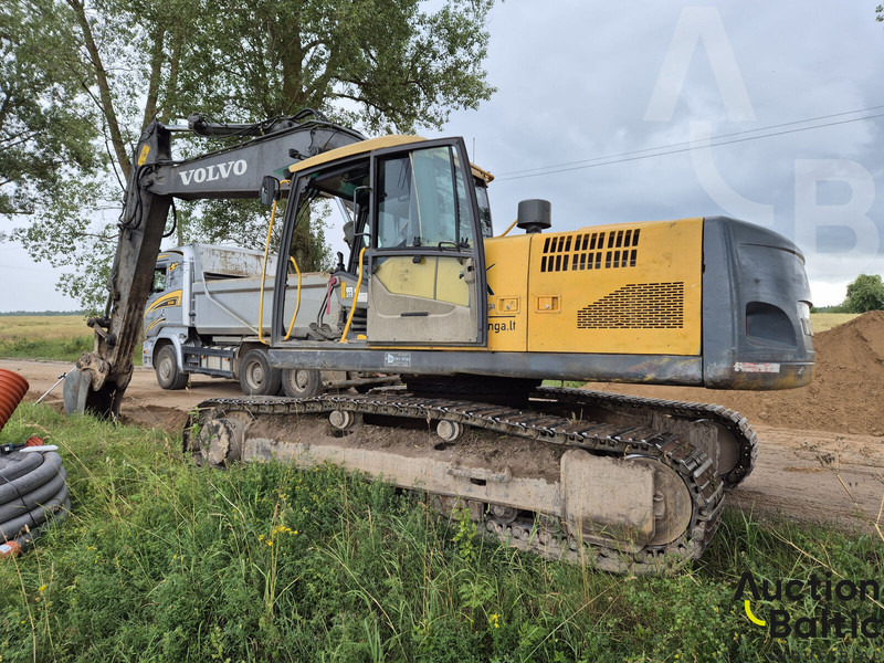 Volvo EC 210 C L - حفارات زحافة: صور 4 Volvo EC 210 C L - حفارات زحافة: صور 4