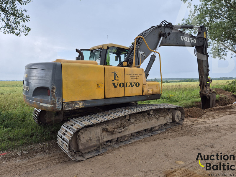 Volvo EC 210 C L - حفارات زحافة: صور 3 Volvo EC 210 C L - حفارات زحافة: صور 3