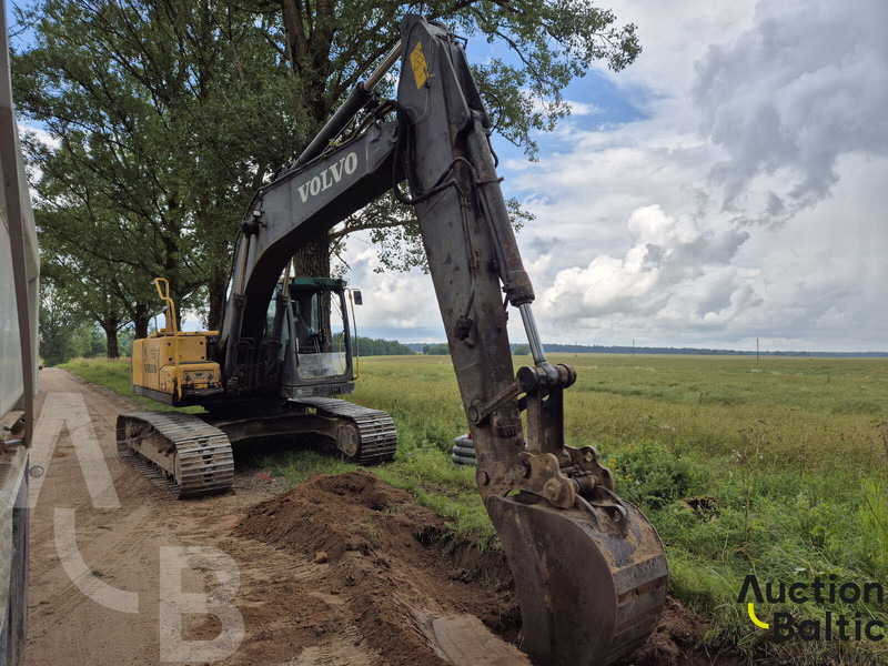 Volvo EC 210 C L - حفارات زحافة: صور 1 Volvo EC 210 C L - حفارات زحافة: صور 1
