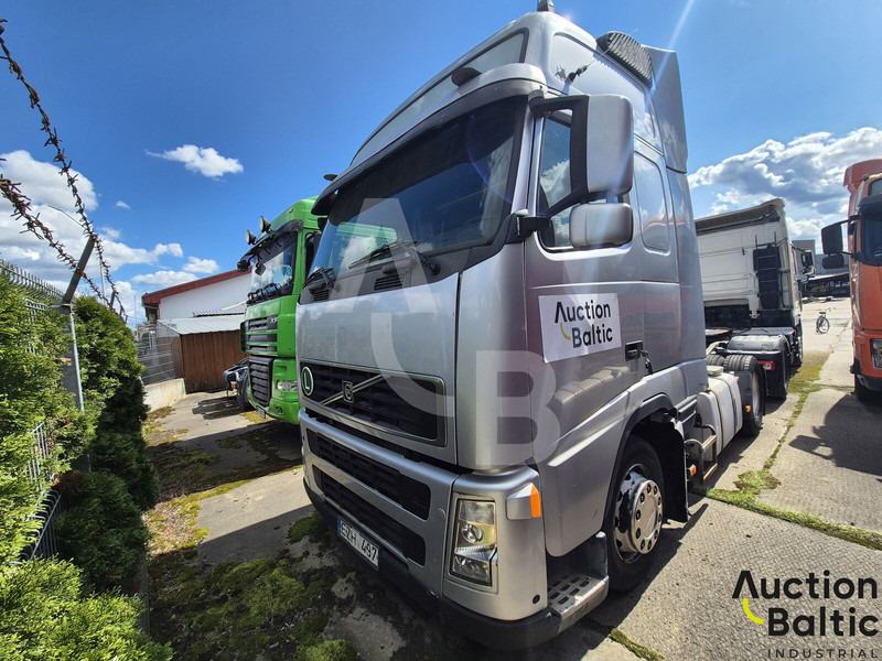Volvo FH12 - شاحنة جرار: صور 1 Volvo FH12 - شاحنة جرار: صور 1
