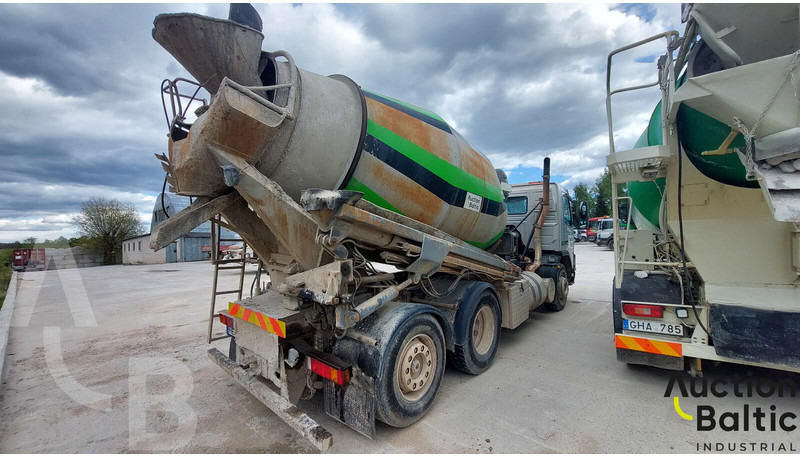 Volvo FM12 - شاحنة خلاطة خرسانة: صور 4 Volvo FM12 - شاحنة خلاطة خرسانة: صور 4