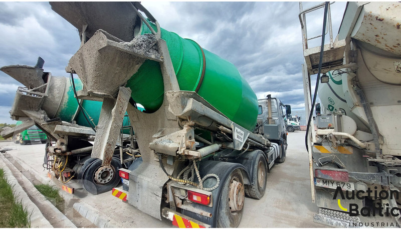 Volvo FM9 - شاحنة خلاطة خرسانة: صور 3 Volvo FM9 - شاحنة خلاطة خرسانة: صور 3