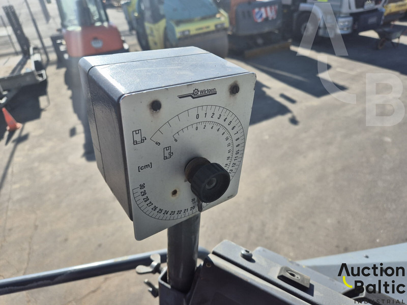 آلة أسفلت Wirtgen W50DC: صور 12