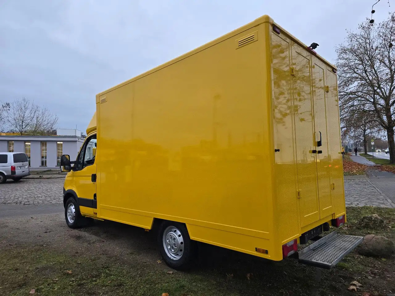 Iveco Daily/ Regalsystem/Luftfeder/KURZ/1. Hand - الشاحنات الصغيرة صندوق مغلق: صور 5 Iveco Daily/ Regalsystem/Luftfeder/KURZ/1. Hand - الشاحنات الصغيرة صندوق مغلق: صور 5