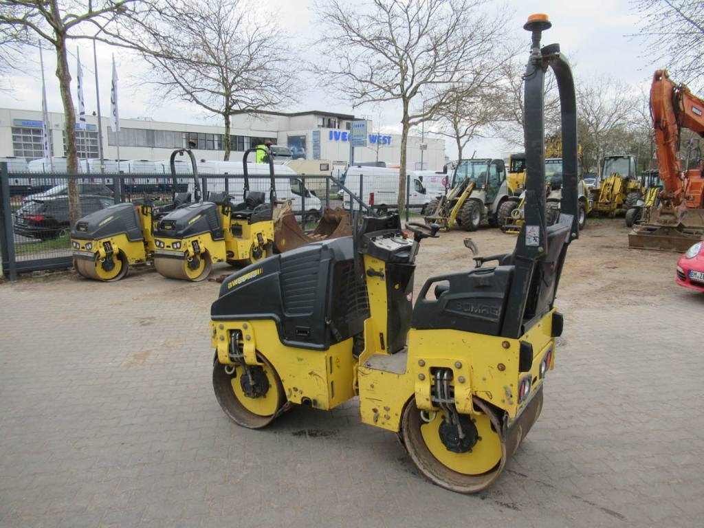 Bomag BW 80 AD-5 - مدحلة الأسفلت: صور 1 Bomag BW 80 AD-5 - مدحلة الأسفلت: صور 1
