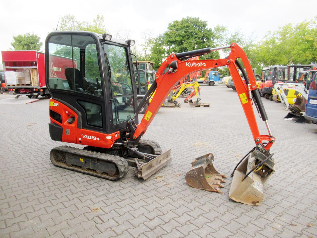 Kubota KX019-4 - حفارة مصغرة: صور 2 Kubota KX019-4 - حفارة مصغرة: صور 2