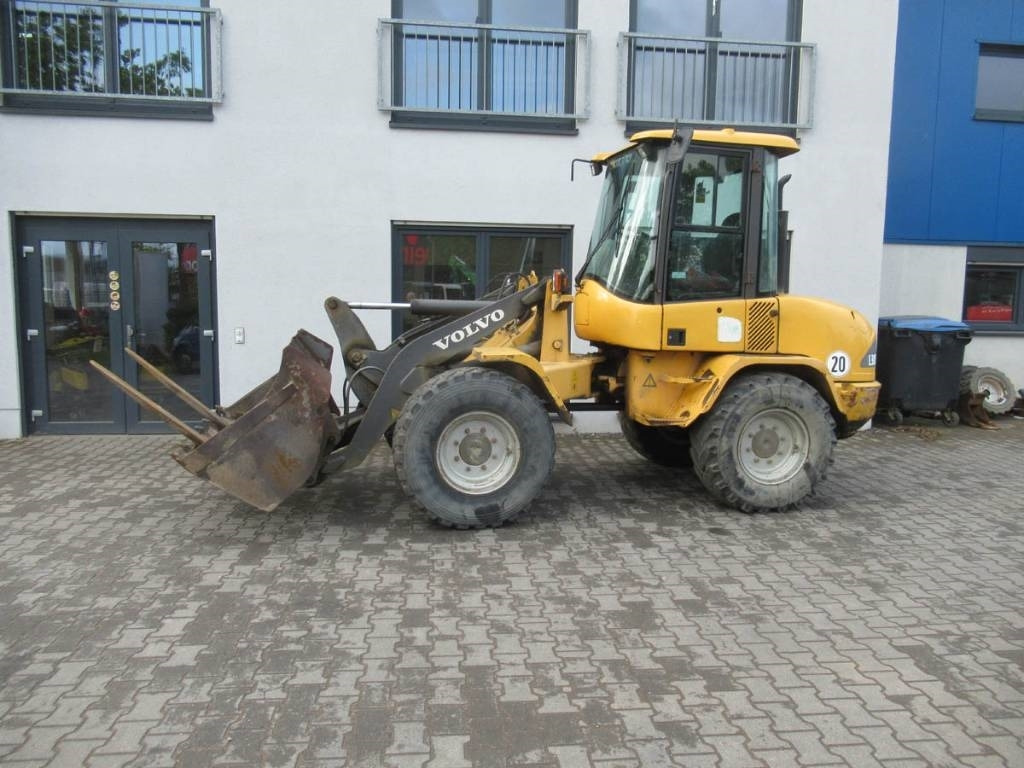 Volvo L 30 B - اللودر بعجل: صور 1 Volvo L 30 B - اللودر بعجل: صور 1