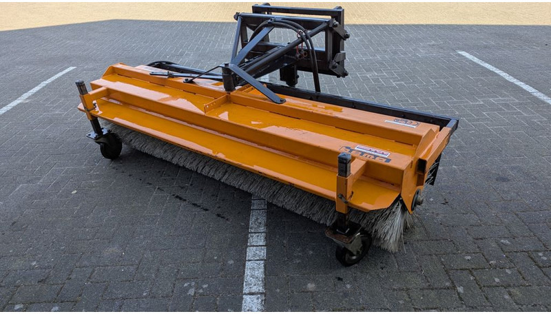 Bema Bema 25 Veegmachine - ماكينة تنظيف: صور 4 Bema Bema 25 Veegmachine - ماكينة تنظيف: صور 4