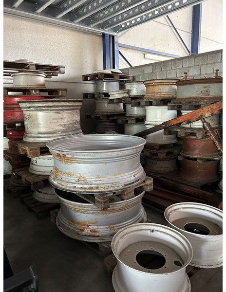 New Holland verschillende soorten velgen - الجنوط: صور 1 New Holland verschillende soorten velgen - الجنوط: صور 1