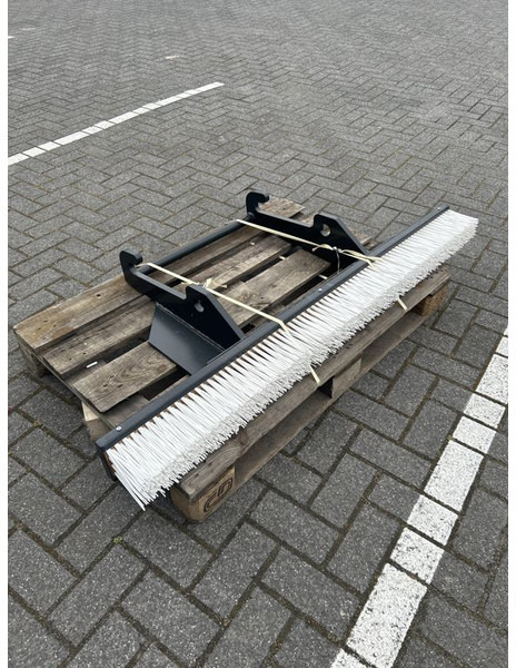 Tobroco Veegborstel 150 cm Giant aanspan - مكنسة - آلات البناء: صور 4 Tobroco Veegborstel 150 cm Giant aanspan - مكنسة - آلات البناء: صور 4