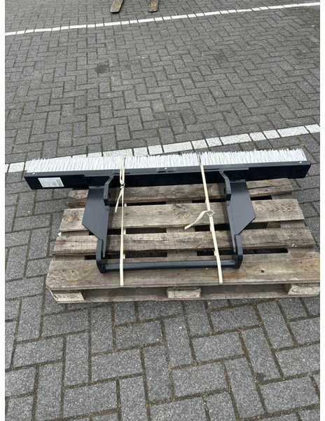 Tobroco Veegborstel 150 cm Giant aanspan - مكنسة - آلات البناء: صور 2 Tobroco Veegborstel 150 cm Giant aanspan - مكنسة - آلات البناء: صور 2