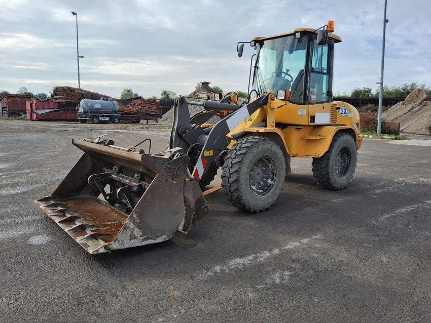 Volvo L 30 B-Z/K incl. 3-1-shovel and pal.-fork - اللودر بعجل: صور 1 Volvo L 30 B-Z/K incl. 3-1-shovel and pal.-fork - اللودر بعجل: صور 1