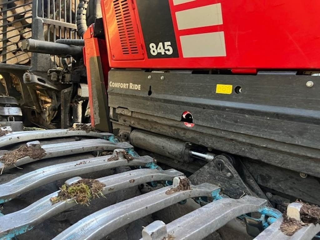 Komatsu 845 - شاحنات نقل الأخشاب في الغابات: صور 5 Komatsu 845 - شاحنات نقل الأخشاب في الغابات: صور 5