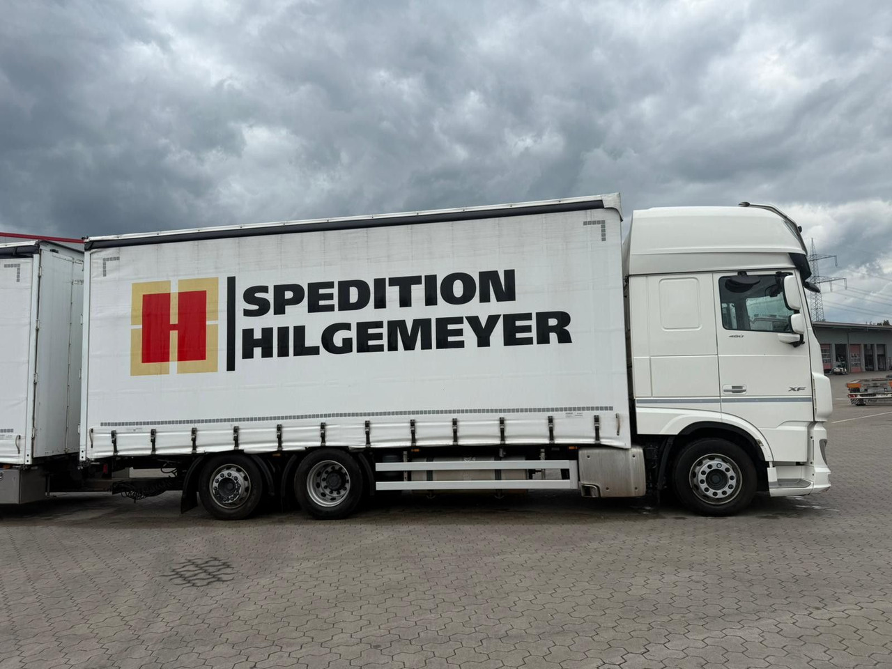 DAF XF 480 FAN LowDeck 6x2 Jumbo Inklusive Anhänger - شاحنة ستارة: صور 3 DAF XF 480 FAN LowDeck 6x2 Jumbo Inklusive Anhänger - شاحنة ستارة: صور 3