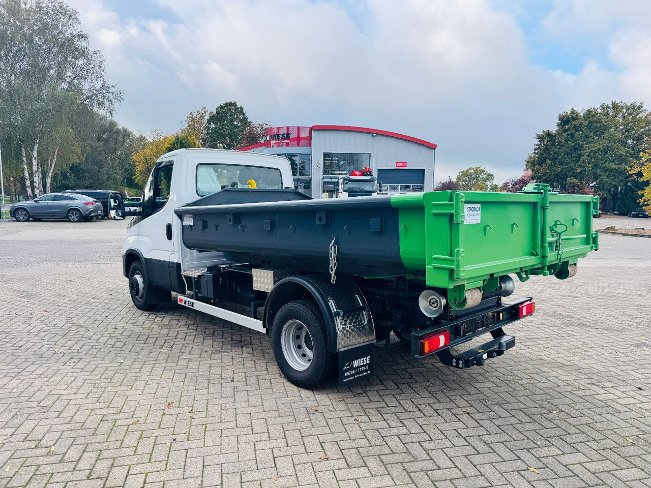 Iveco Daily 70C18H Hyva Abrollkipper - شاحنة ذات الخطاف: صور 2 Iveco Daily 70C18H Hyva Abrollkipper - شاحنة ذات الخطاف: صور 2