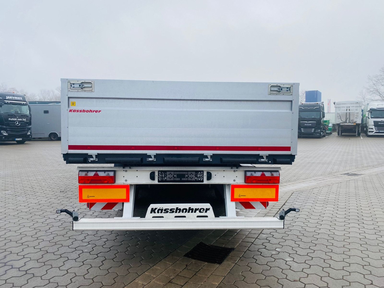 Kässbohrer Bordwandauflieger Twistlocks - نصف مقطورة مسطحة: صور 5 Kässbohrer Bordwandauflieger Twistlocks - نصف مقطورة مسطحة: صور 5