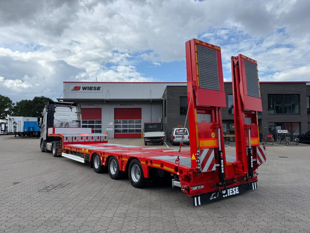 Kässbohrer SLS.HS Tieflader mit hydr. Schwanenhals Kässbohrer SLS.HS Tieflader mit hydr. Schwanenhals - عربة مسطحة منخفضة نصف مقطورة: صور 1 Kässbohrer SLS.HS Tieflader mit hydr. Schwanenhals Kässbohrer SLS.HS Tieflader mit hydr. Schwanenhals - عربة مسطحة منخفضة نصف مقطورة: صور 1