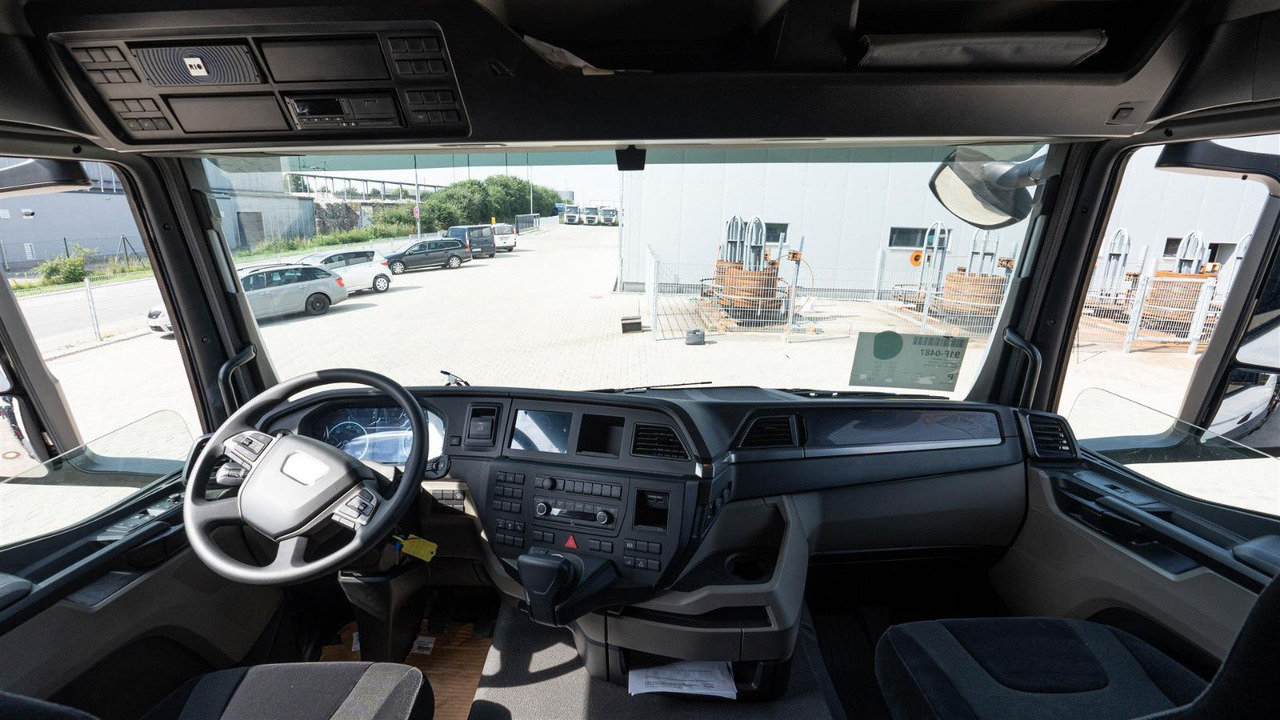 MAN 35.470 8x2 Kran F710 RA2.26 - شاحنات مسطحة, شاحنة كرين: صور 3 MAN 35.470 8x2 Kran F710 RA2.26 - شاحنات مسطحة, شاحنة كرين: صور 3