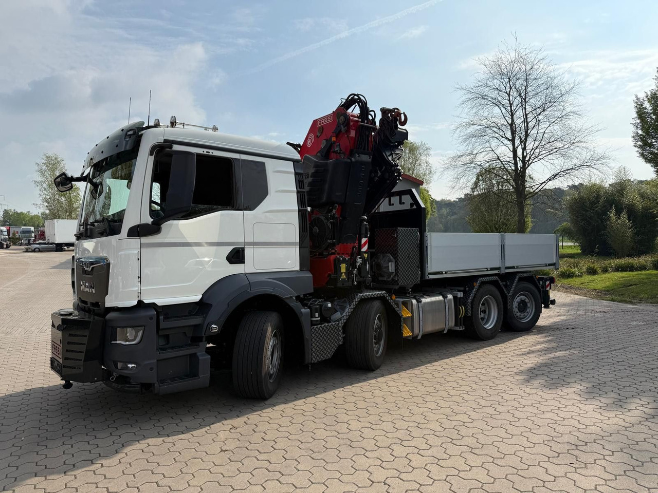 MAN 35.520 8x4 Kran Fassi F800, OHNE ABSTÜTZÜBERWACH - شاحنات مسطحة, شاحنة كرين: صور 2 MAN 35.520 8x4 Kran Fassi F800, OHNE ABSTÜTZÜBERWACH - شاحنات مسطحة, شاحنة كرين: صور 2