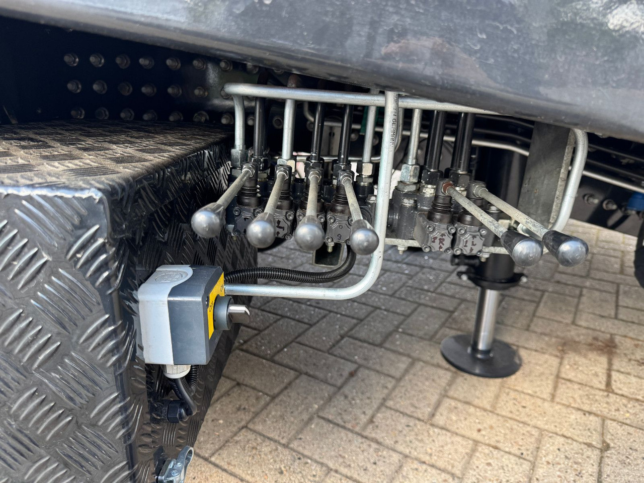 MAN 8x4 Maschinentransporter - سيارة السحب للتصليح: صور 3 MAN 8x4 Maschinentransporter - سيارة السحب للتصليح: صور 3