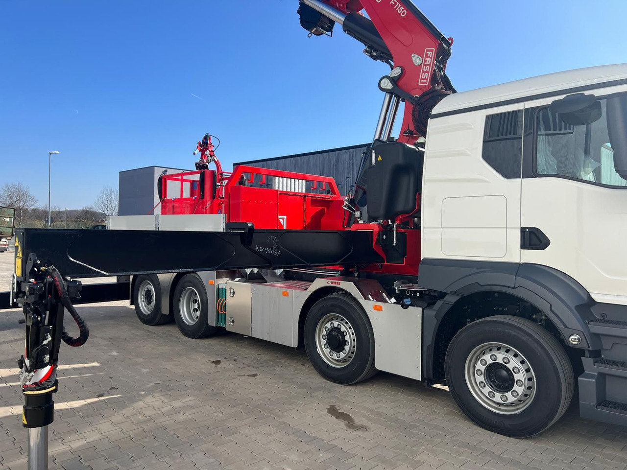MAN 8x4 mit F1150RA.2.28 L616 Winde, 2.per. Korb إيجار MAN 8x4 mit F1150RA.2.28 L616 Winde, 2.per. Korb: صور 10