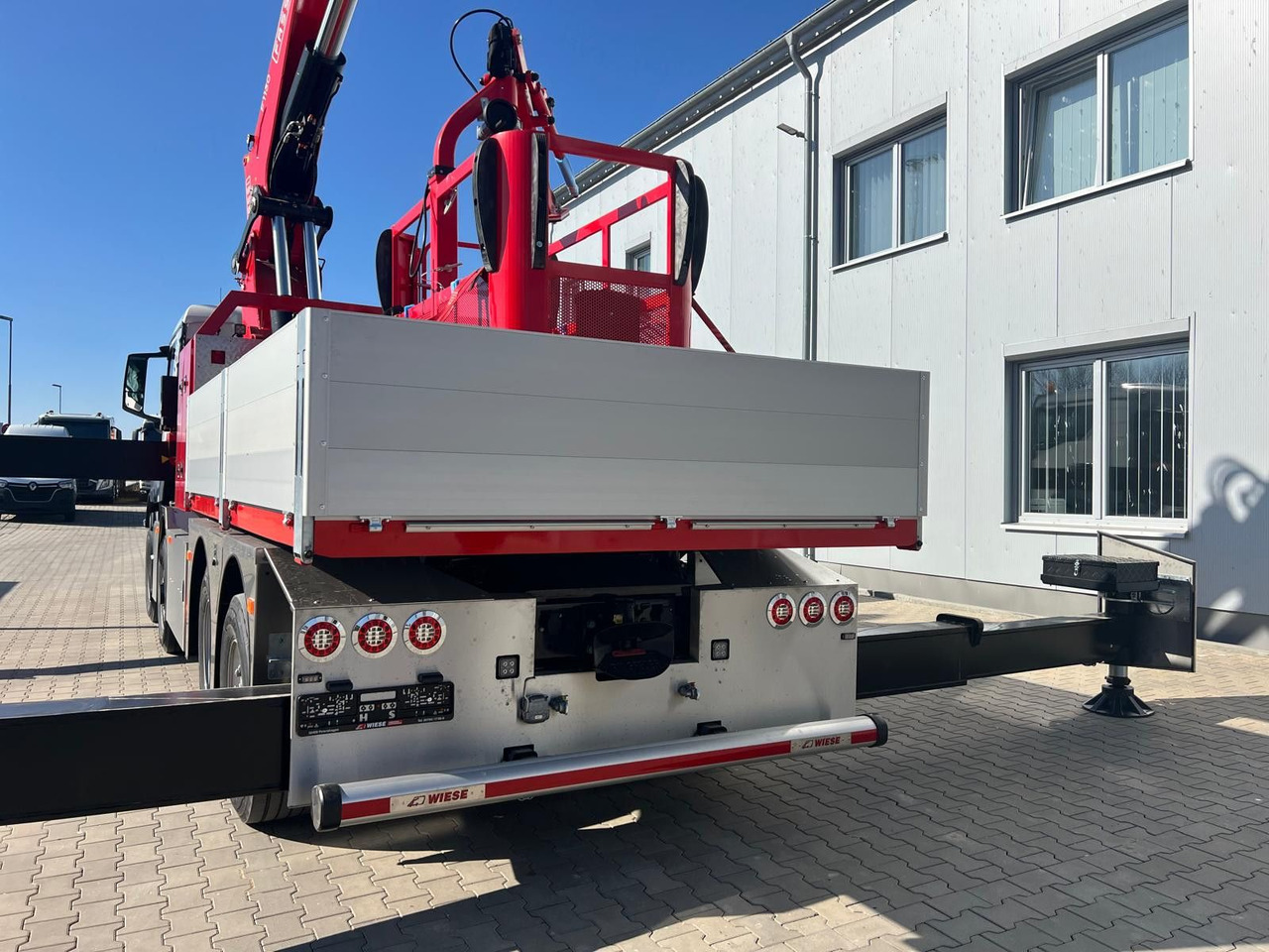 MAN 8x4 mit F1150RA.2.28 L616 Winde, 2.per. Korb إيجار MAN 8x4 mit F1150RA.2.28 L616 Winde, 2.per. Korb: صور 14