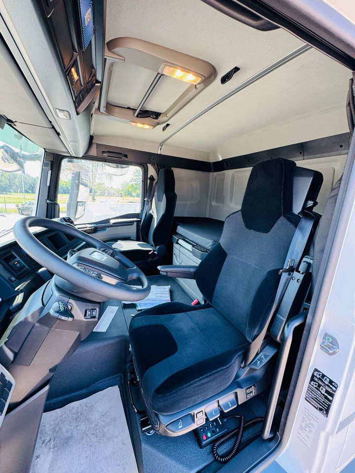 MAN TGS 32.510 mit F710 Frontkran sofort - شاحنات مسطحة, شاحنة كرين: صور 5 MAN TGS 32.510 mit F710 Frontkran sofort - شاحنات مسطحة, شاحنة كرين: صور 5