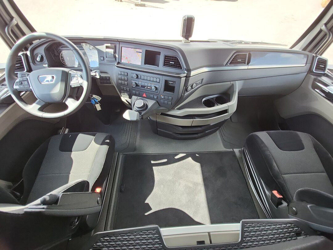 MAN TGX 18.520 GX 4x2 BL SA Euro 6 Sofort Verfügbar - شاحنة جرار: صور 5 MAN TGX 18.520 GX 4x2 BL SA Euro 6 Sofort Verfügbar - شاحنة جرار: صور 5