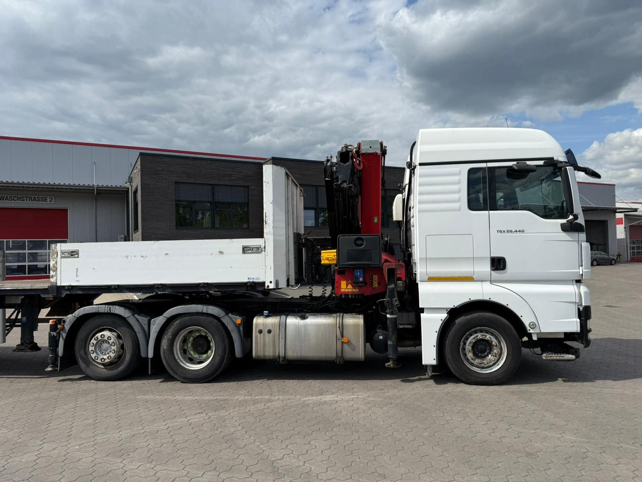 MAN TGX 26.440 6x2 mit HMF 3000-5 Kran - شاحنة جرار: صور 3 MAN TGX 26.440 6x2 mit HMF 3000-5 Kran - شاحنة جرار: صور 3