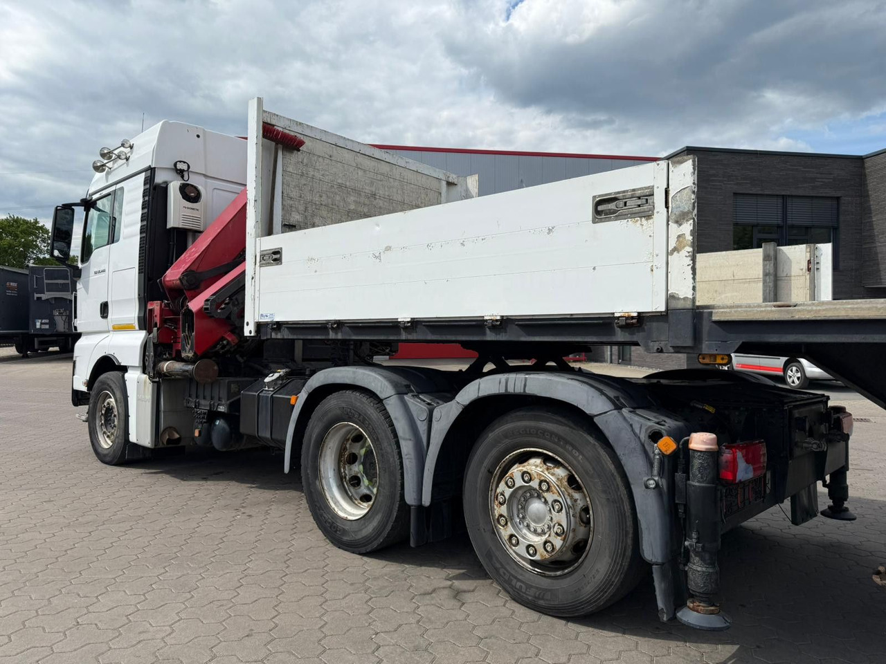 MAN TGX 26.440 6x2 mit HMF 3000-5 Kran - شاحنة جرار: صور 5 MAN TGX 26.440 6x2 mit HMF 3000-5 Kran - شاحنة جرار: صور 5