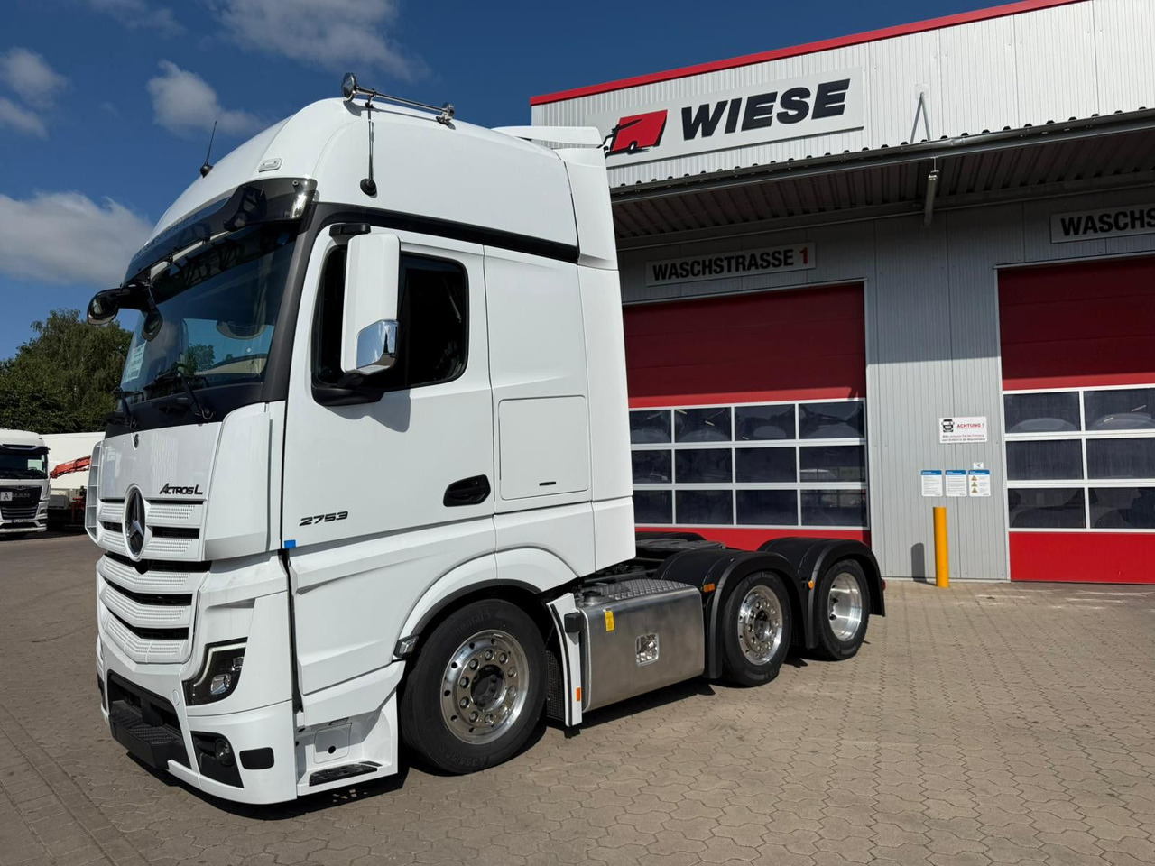 Mercedes-Benz Actros 2753 GigaSpace L 6x2 Lowliner TrendLine - شاحنة جرار: صور 1 Mercedes-Benz Actros 2753 GigaSpace L 6x2 Lowliner TrendLine - شاحنة جرار: صور 1