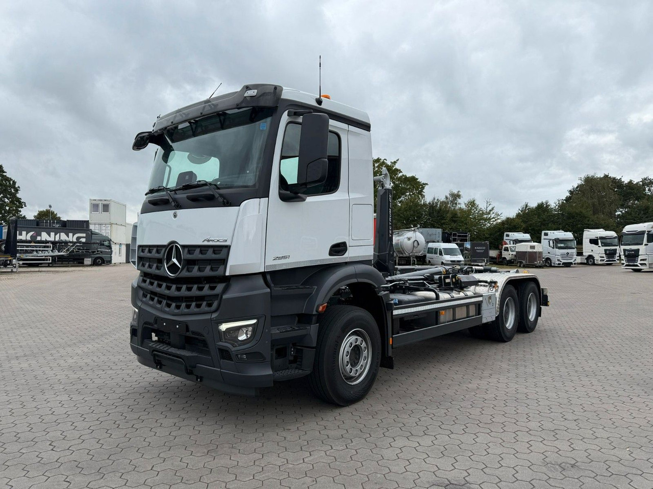 Mercedes-Benz Arocs 5 2651L 6 x4 Meiller RS 2170 - شاحنة ذات الخطاف: صور 3 Mercedes-Benz Arocs 5 2651L 6 x4 Meiller RS 2170 - شاحنة ذات الخطاف: صور 3