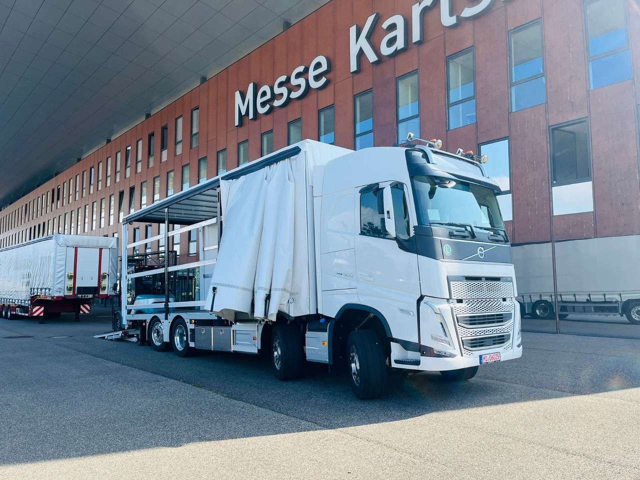 Volvo FH 500 8x2 Arbeitsbühnen Transporter LBW 9t - شاحنة ستارة: صور 3 Volvo FH 500 8x2 Arbeitsbühnen Transporter LBW 9t - شاحنة ستارة: صور 3