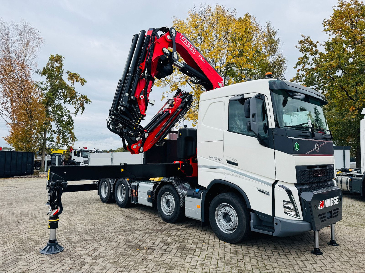 Volvo FH 500 8x4 Kran F820 RA2.27 Jib & Winde Sofort - شاحنة جرار: صور 1 Volvo FH 500 8x4 Kran F820 RA2.27 Jib & Winde Sofort - شاحنة جرار: صور 1