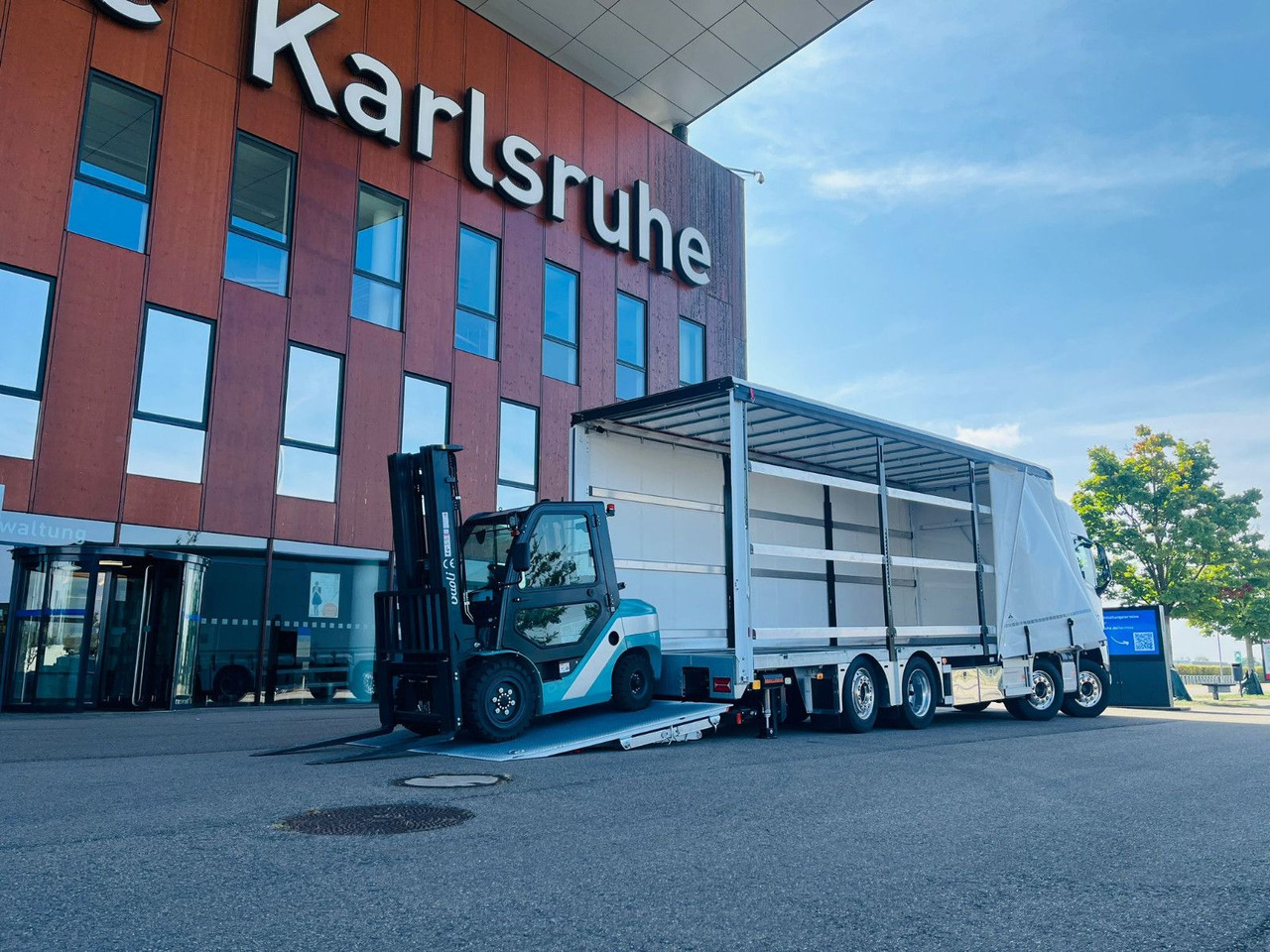 Volvo FH 500 Gabelstaplertransporter LBW 9t Dhollandia - سيارة السحب للتصليح: صور 1 Volvo FH 500 Gabelstaplertransporter LBW 9t Dhollandia - سيارة السحب للتصليح: صور 1