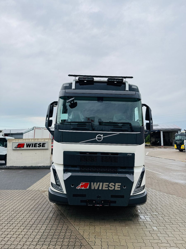 Volvo FH540 10x4 mit F1150 Ladekran, Sattelzugmaschine - شاحنات مسطحة, شاحنة كرين: صور 4 Volvo FH540 10x4 mit F1150 Ladekran, Sattelzugmaschine - شاحنات مسطحة, شاحنة كرين: صور 4