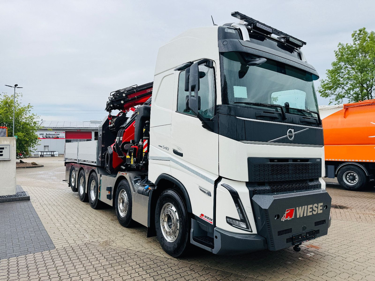 Volvo FH540 10x4 mit F1150 Ladekran, Sattelzugmaschine - شاحنات مسطحة, شاحنة كرين: صور 5 Volvo FH540 10x4 mit F1150 Ladekran, Sattelzugmaschine - شاحنات مسطحة, شاحنة كرين: صور 5