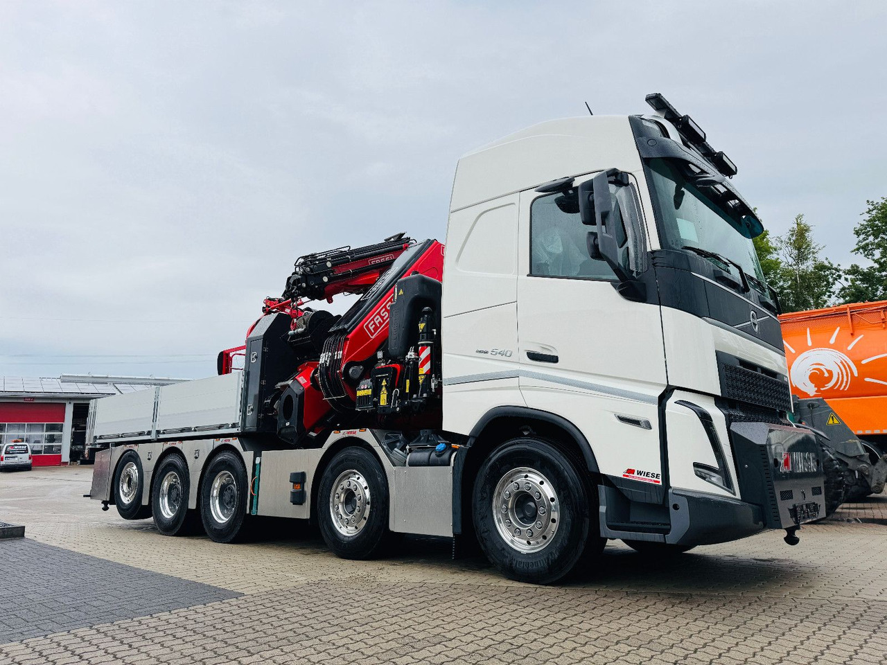Volvo FH540 10x4 mit F1150 Ladekran, Sattelzugmaschine - شاحنات مسطحة, شاحنة كرين: صور 2 Volvo FH540 10x4 mit F1150 Ladekran, Sattelzugmaschine - شاحنات مسطحة, شاحنة كرين: صور 2