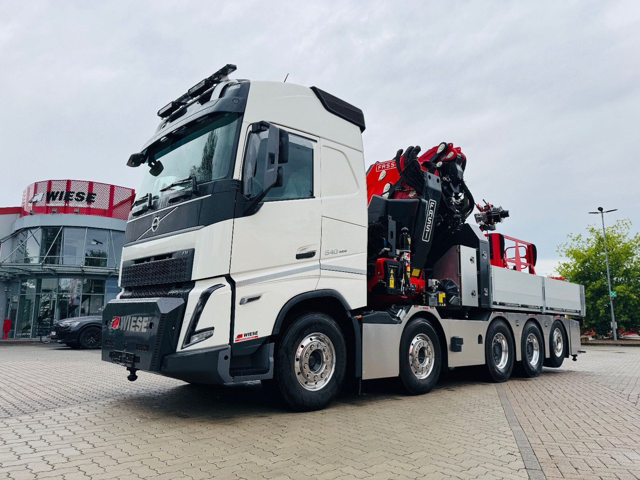 Volvo FH540 10x4 mit F1150 Ladekran, Sattelzugmaschine - شاحنات مسطحة, شاحنة كرين: صور 2 Volvo FH540 10x4 mit F1150 Ladekran, Sattelzugmaschine - شاحنات مسطحة, شاحنة كرين: صور 2