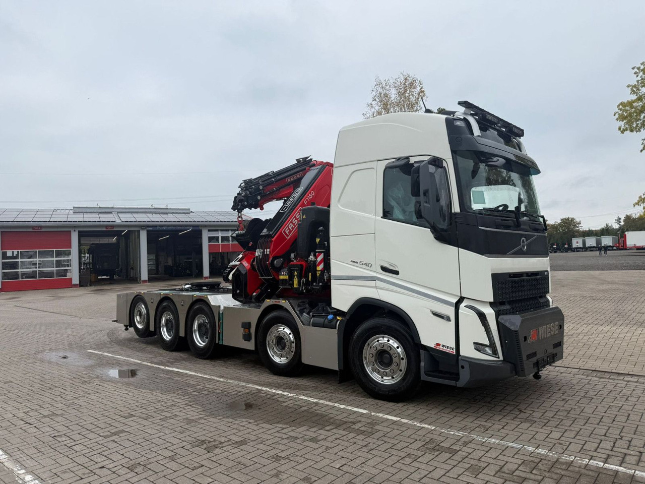 Volvo FH540 10x4 mit F1150 Ladekran, Sattelzugmaschine - شاحنات مسطحة, شاحنة كرين: صور 1 Volvo FH540 10x4 mit F1150 Ladekran, Sattelzugmaschine - شاحنات مسطحة, شاحنة كرين: صور 1