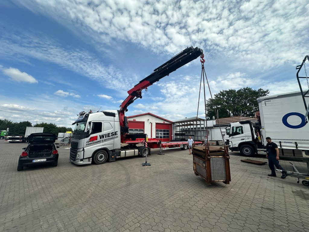 Wiese Stufensattel Tieflader mit Kran Fassi F545 - عربة مسطحة منخفضة نصف مقطورة: صور 5 Wiese Stufensattel Tieflader mit Kran Fassi F545 - عربة مسطحة منخفضة نصف مقطورة: صور 5
