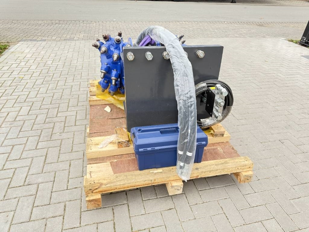 AJCE ADC20 DRUM CUTTER ROCKWHEEL Rockgrinder, Grinder - ماكينة القص الهيدروليكي: صور 4 AJCE ADC20 DRUM CUTTER ROCKWHEEL Rockgrinder, Grinder - ماكينة القص الهيدروليكي: صور 4