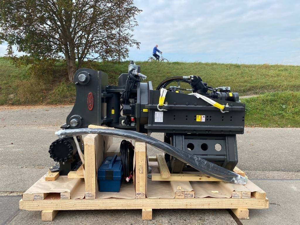 AJCE AVH30ST Vibro Hammer Sheet Pile Driver - سائق كومة, ملحقات: صور 5 AJCE AVH30ST Vibro Hammer Sheet Pile Driver - سائق كومة, ملحقات: صور 5
