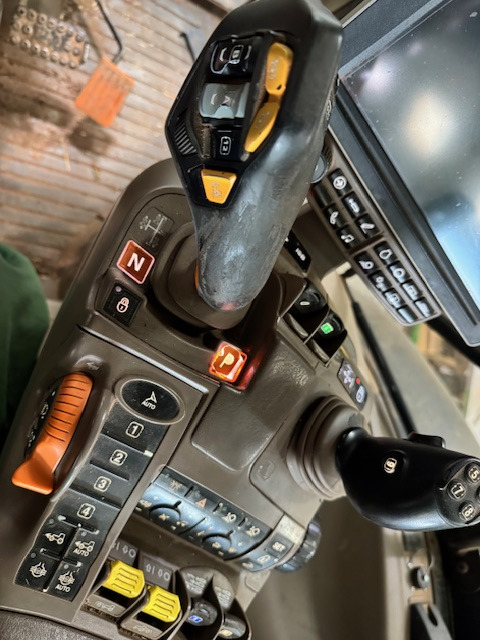 JOHN DEERE 6250R - جرار: صور 4 JOHN DEERE 6250R - جرار: صور 4